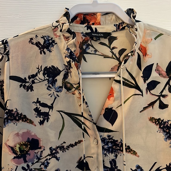 RW &CO BLOUSE SEMI SHEER AND ALWAYS HAND WASHED - Picture 3 of 6